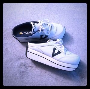 Vintage volatile shoes